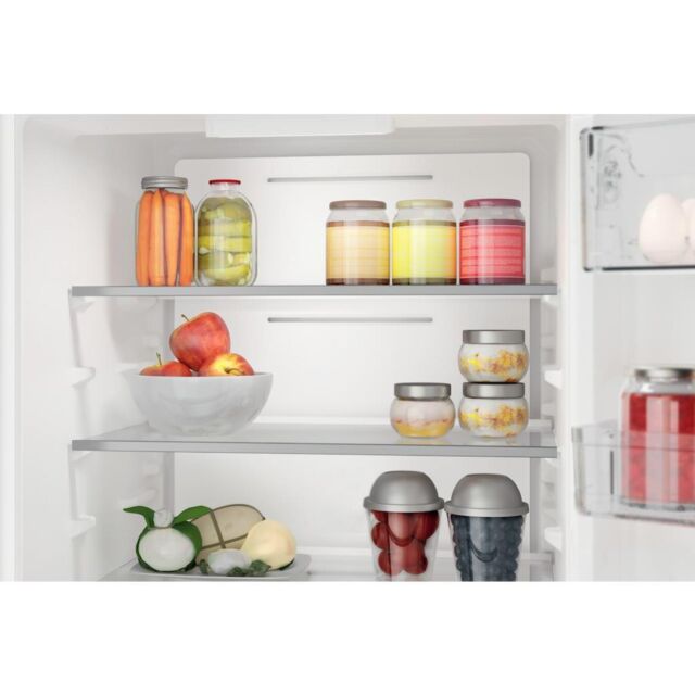 Hotpoint HTC18 T32 2 Built-In Fridge Freezer