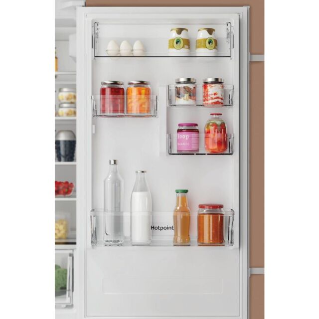 Hotpoint HTC18T112 Integrated Frost Free Fridge Freezer