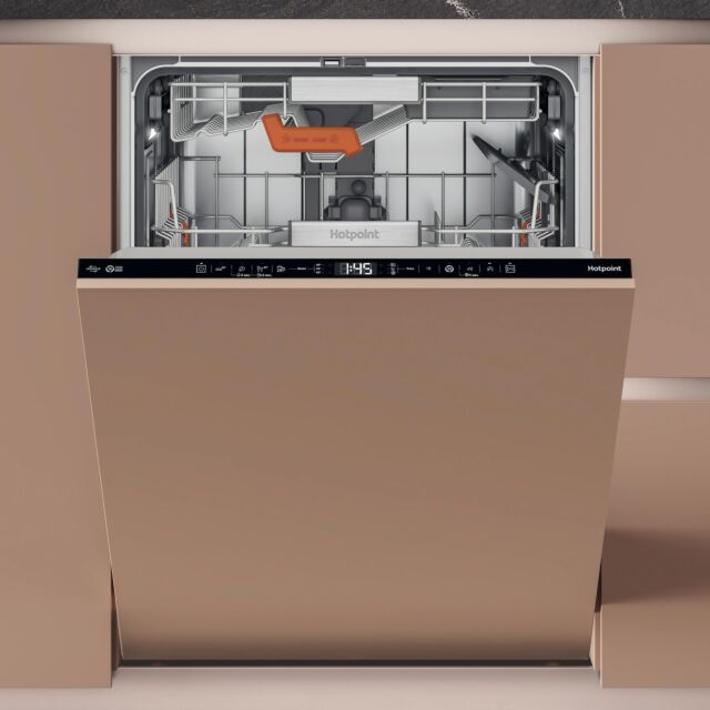 Hotpoint H8IA15M4TUUK 15 Place Setting Hydroforce Integrated Dishwasher - Black