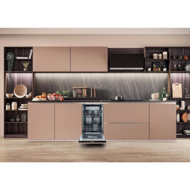 Hotpoint HP2ID10CS80UK 10 Place Setting Integrated Slimline Dishwasher with Rapid Wash