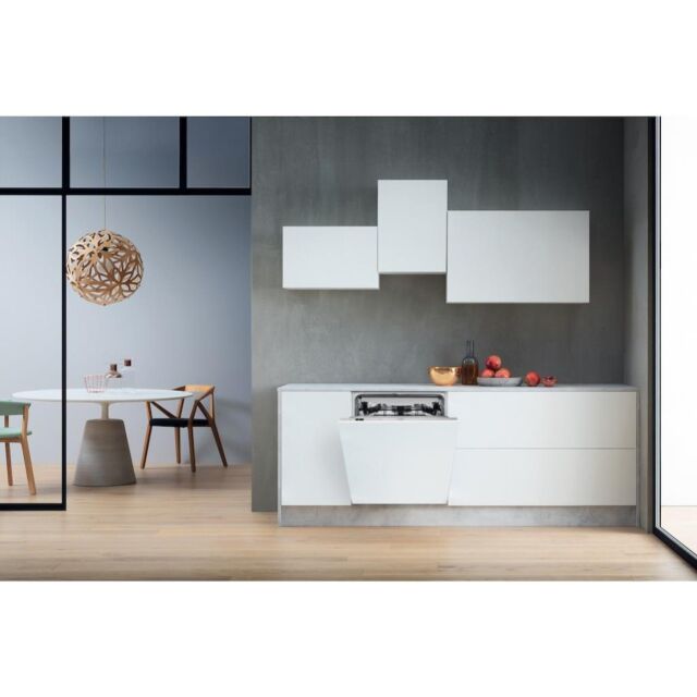 Whirlpool WIC3C33PFEUK Integrated Dishwasher