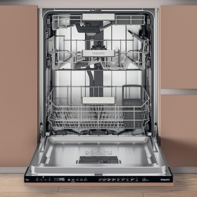 Hotpoint H8I HP42 L UK Hydroforce 60cm Integrated Dishwasher