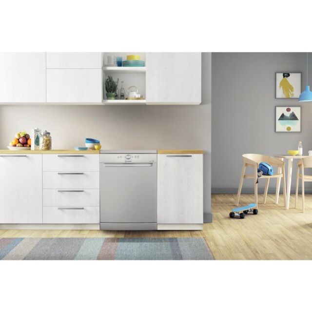 Indesit D2F HK26 S UK Freestanding 60cm Dishwasher - Silver