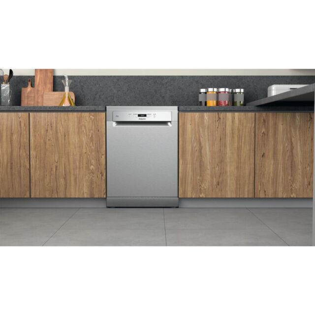 Hotpoint HP2FFC14BN6XUK Freestanding Full Size Dishwasher with Rapid Wash