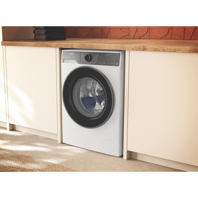 Hotpoint HB93WWCAREUK Fabric Care Freestanding 9kg 1400rpm Washing Machine with HomeWhiz - White