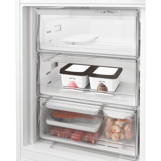 Hotpoint HPK25322B4UK 300L Integrated 70/30 Dual No Frost Fridge Freezer with VitalCare