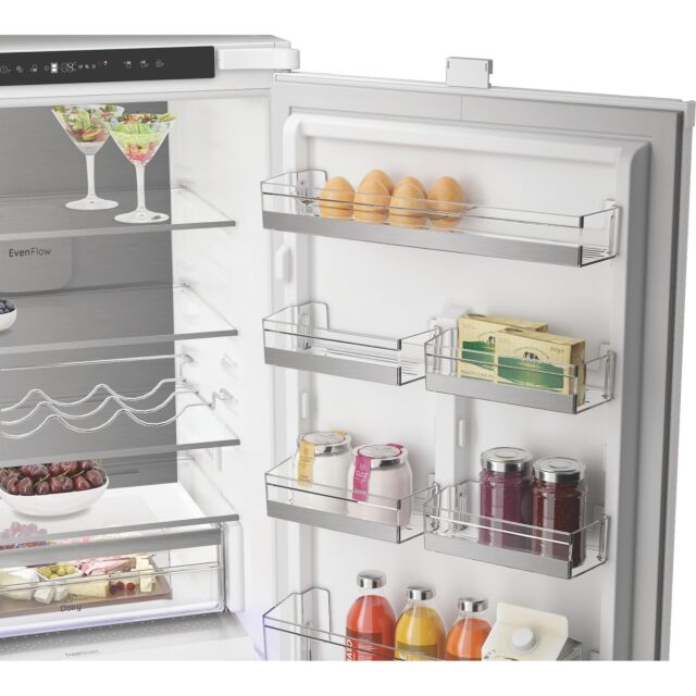 Hotpoint HPK25293B5UK 270L Integrated 70/30 Dual No Frost Fridge Freezer with VitalCare