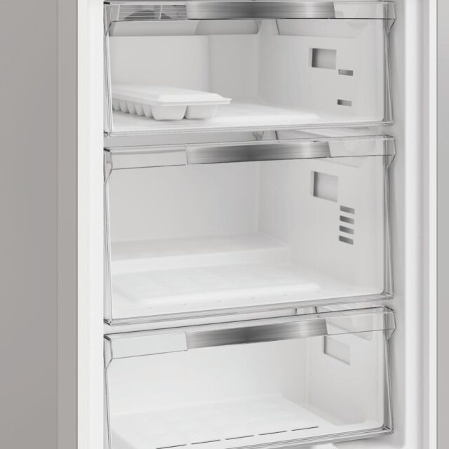 Hotpoint HPK26403WXP5UK Dual No Frost 70/30 Fridge Freezer with Even Flow