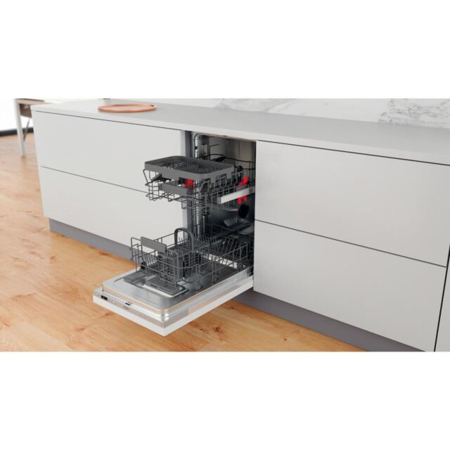 Whirlpool WSIC3M27CUKN Slimline Integrated Dishwasher - Silver