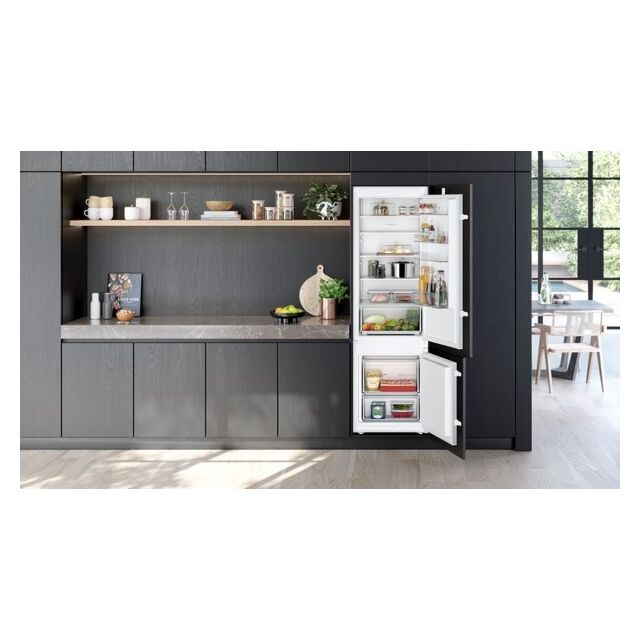 Siemens KI87VNSE0G, Built-in fridge-freezer with freezer at bottom