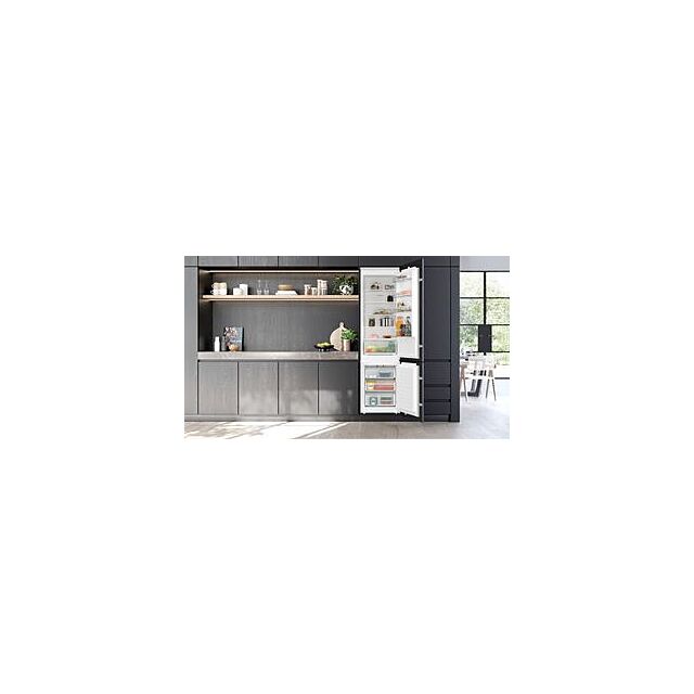 Siemens KI96NNSE0, Built-in fridge-freezer with freezer at bottom