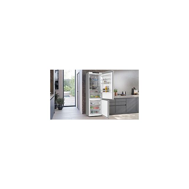Siemens KG49NVIBG, Free-standing fridge-freezer with freezer at bottom