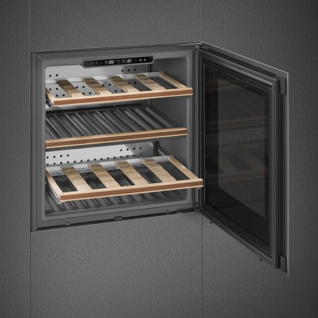 Smeg CVI629NR3 60cm Dolce Stil Nove Integrated Wine Cooler