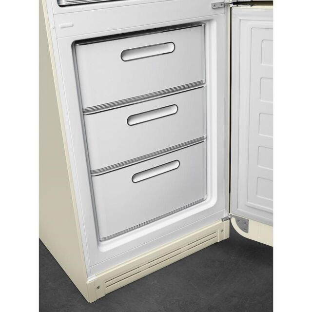 Smeg FAB32RCR5UK 60cm 50s Style Right Hand Hinge Fridge Freezer, Cream