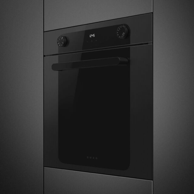 Smeg SF6200TBI Built-In Single Oven - Black