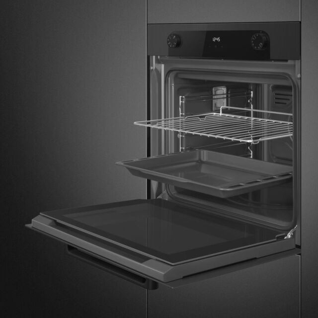 Smeg SF6200TBI Built-In Single Oven - Black