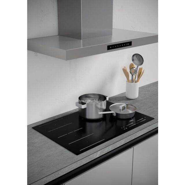 Smeg SI1F7845B 80cm Induction Hob Touch Controls and Auto Vent