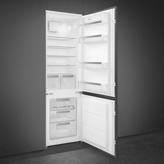 Smeg UKC81721E 60cm Integrated In Column 70-30 Fridge Freezer