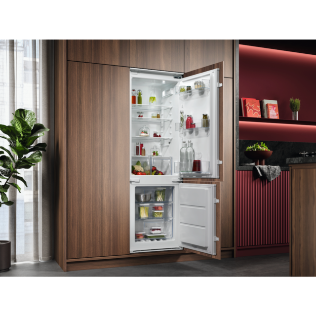 AEG NSC6N18ZES Fully Integrated Fridge Freezer