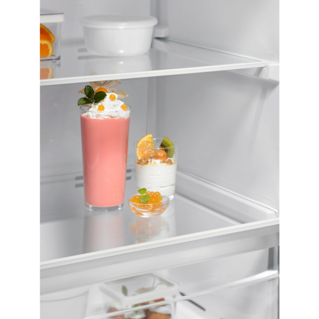 AEG OAG6N281EW 6000 Series Upright NoFrost Freezer