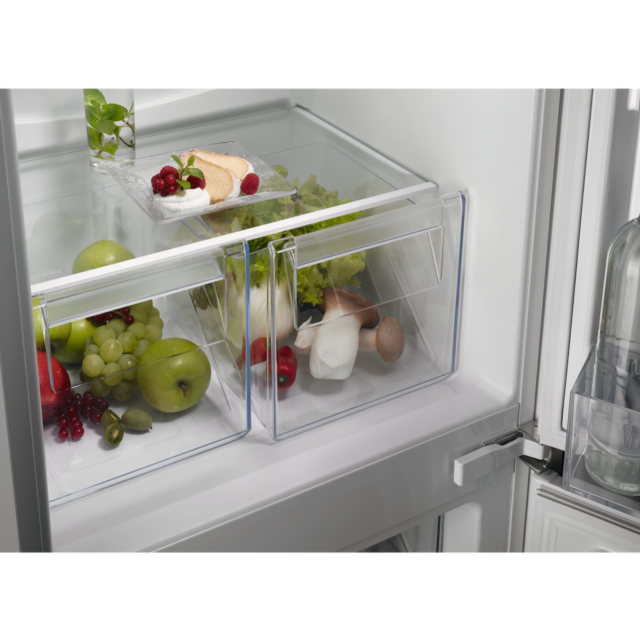 AEG OSC5S185ES Low Frost Integrated 50/50 Fridge Freezer