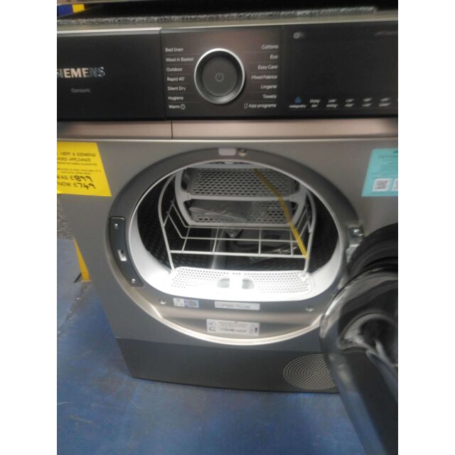 Graded Unboxed Siemens WQ46H2DXGB/GR iQ500 9kg, Heat Pump dryer, sensor technology, varioSpeed, Home Connect, Chrom