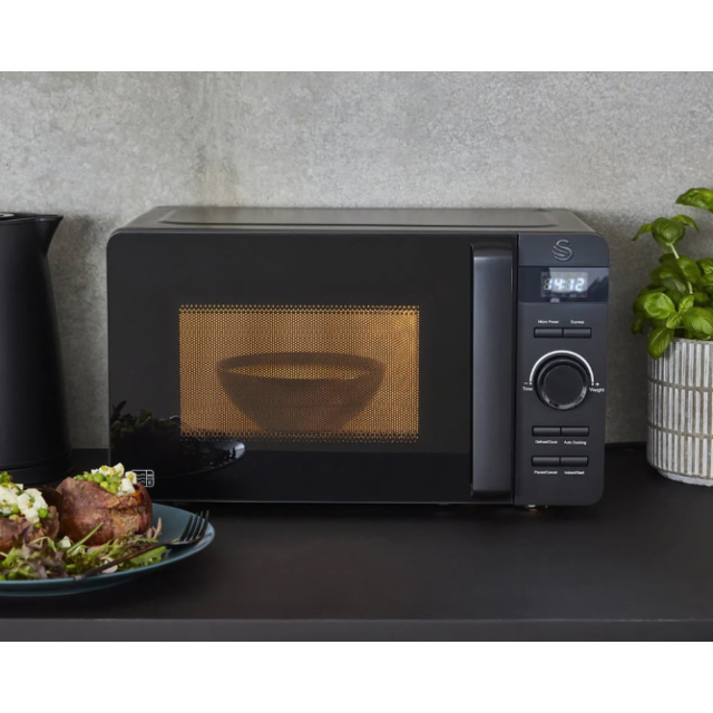 Swan SM22037LBLKN 20Ltr Matt Black Microwave 