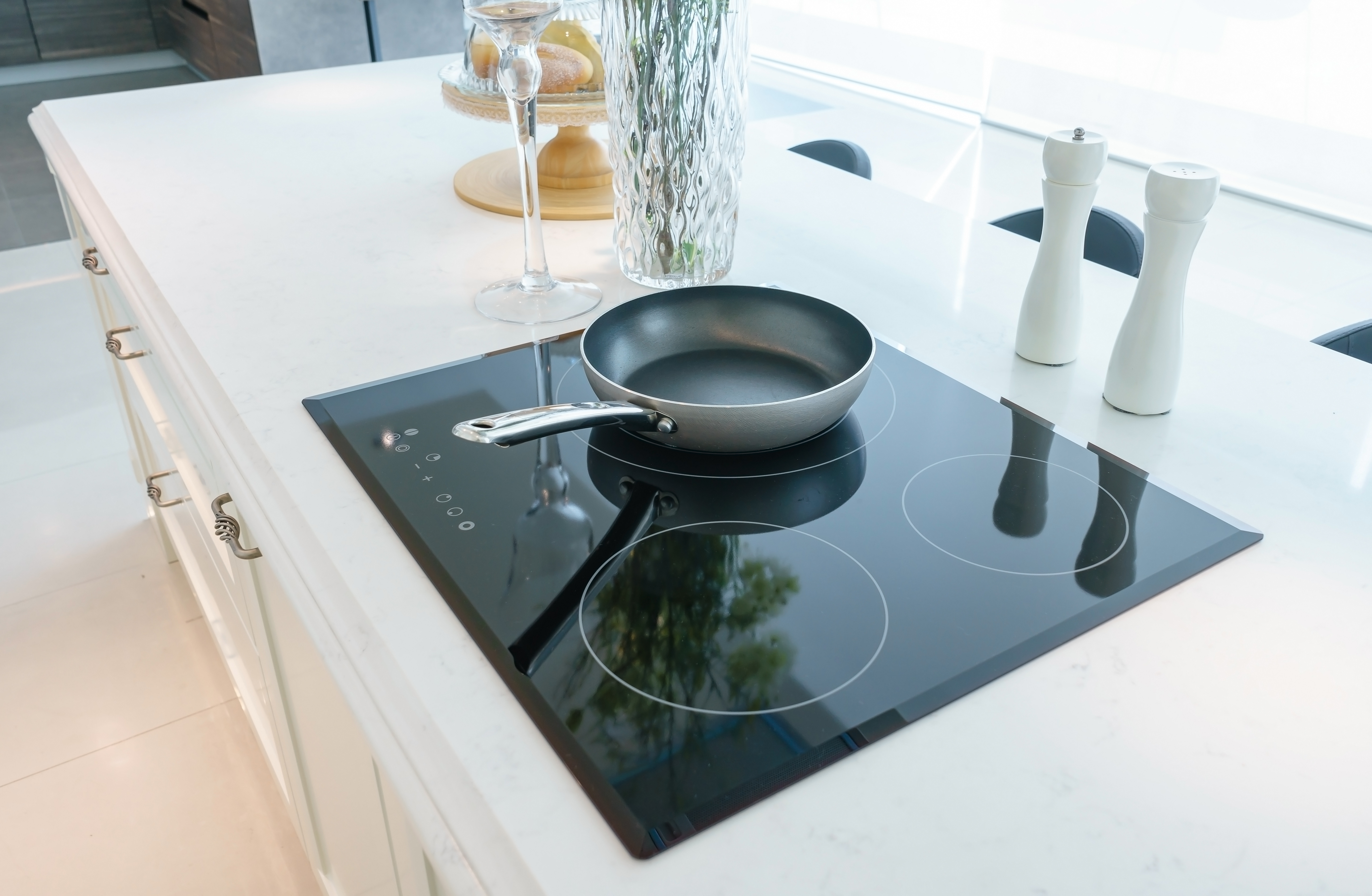 Ceramic Hob vs Induction Hob: What Is the Difference?
